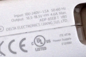 MacBook Pro の充電器